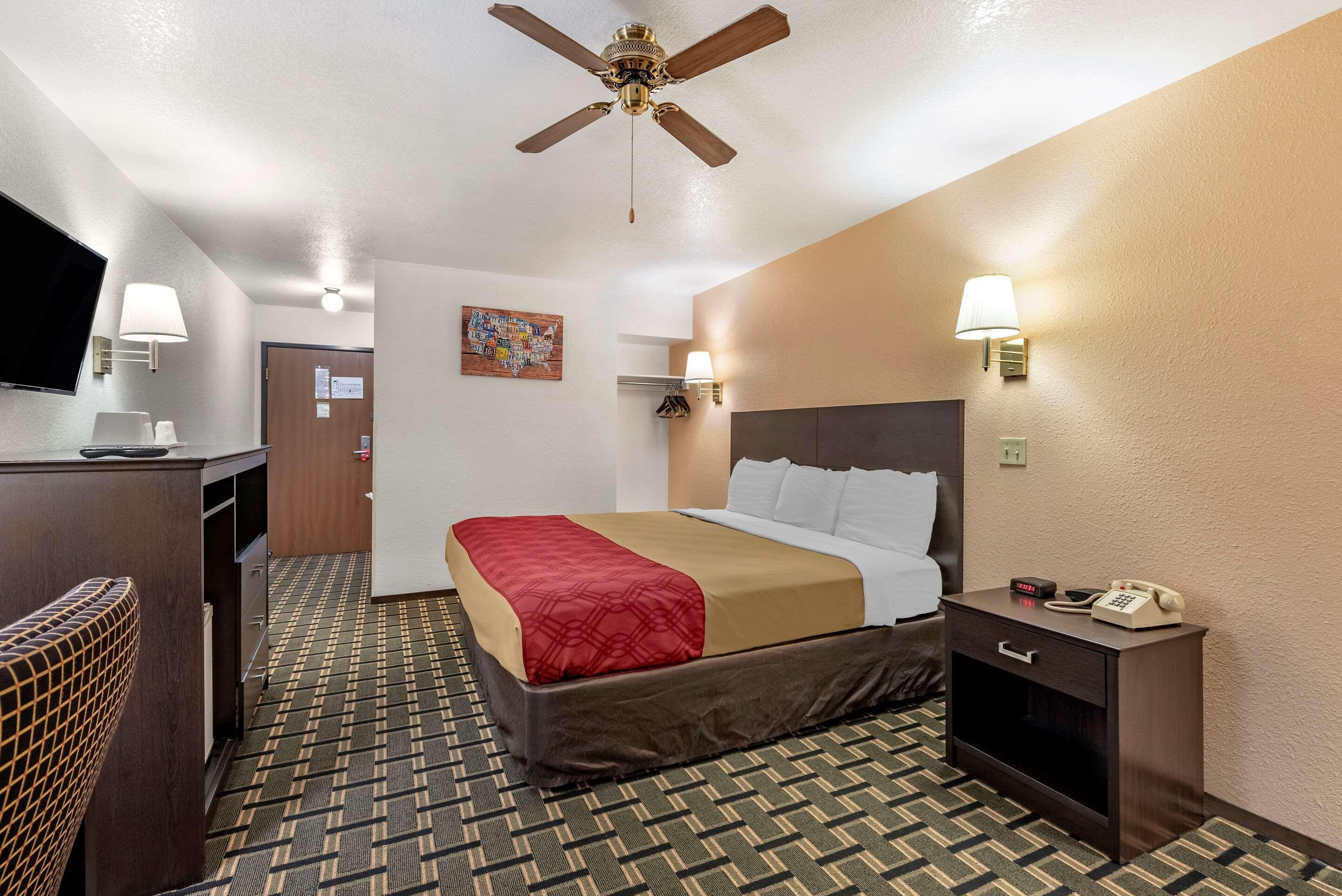 Econo Lodge La Junta Exterior photo
